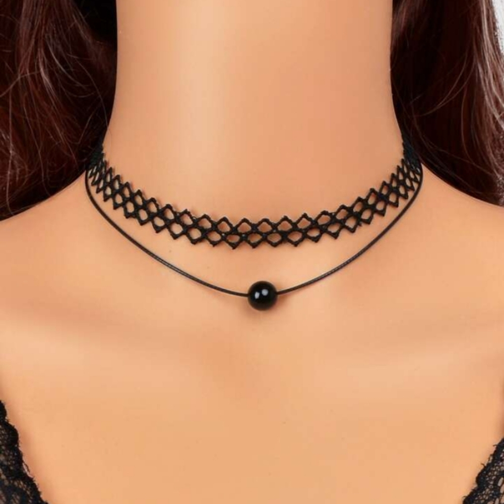 Velvet choker necklace 🖤